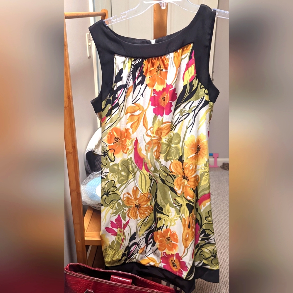 Sleeveless floral dress